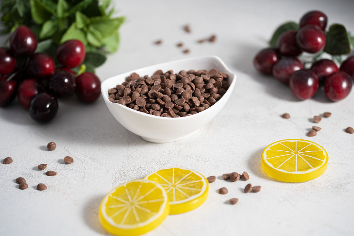 Gotas de chocolate con leche entera
