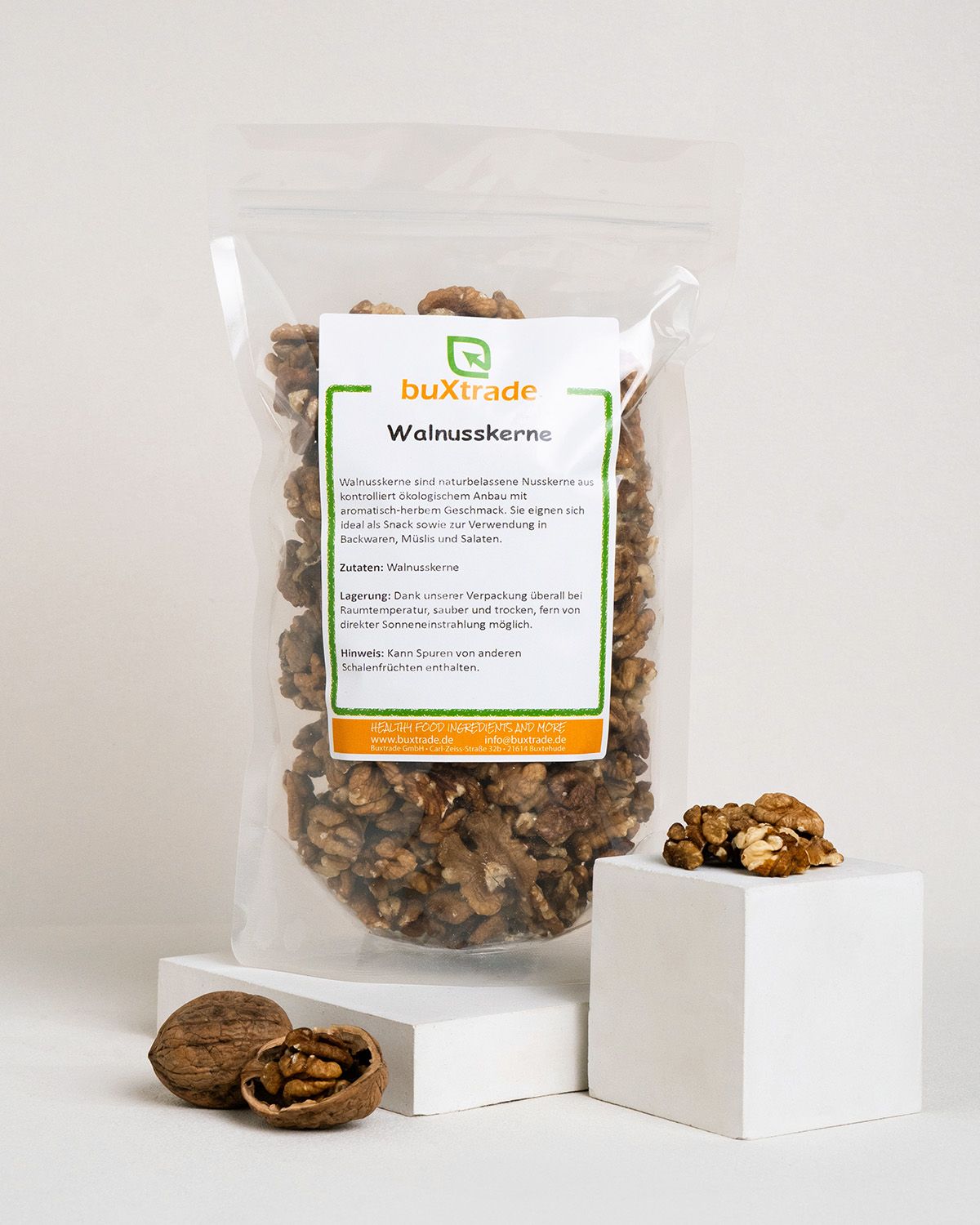 Walnut kernels