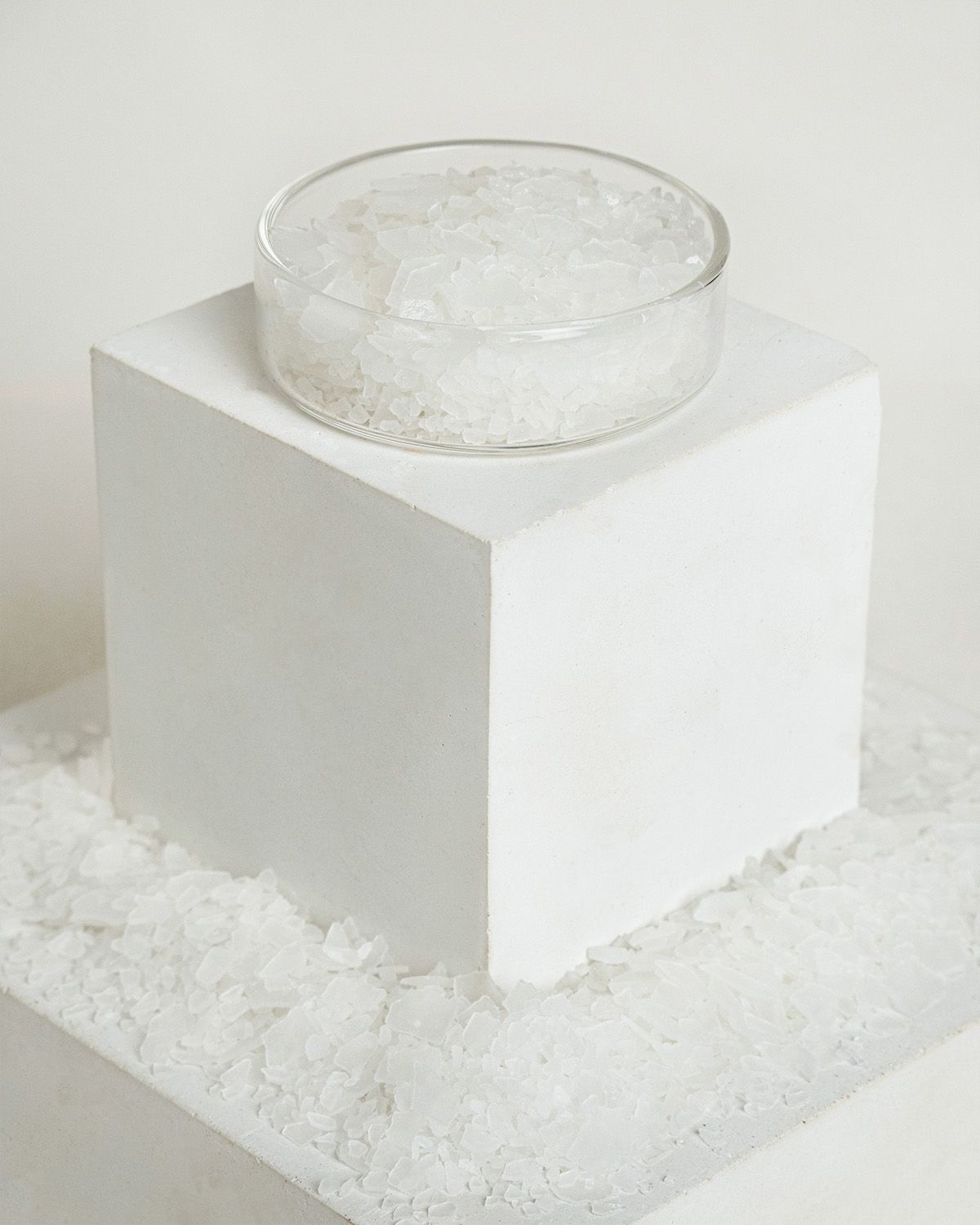 Magnesium chloride flakes