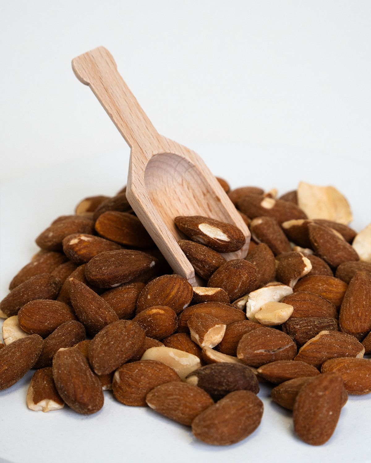 Almendras en grano saladas
